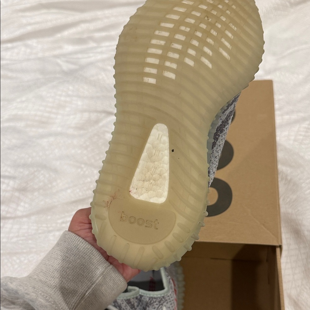 Yeezy Boost Sneakers - Picture 6 of 13